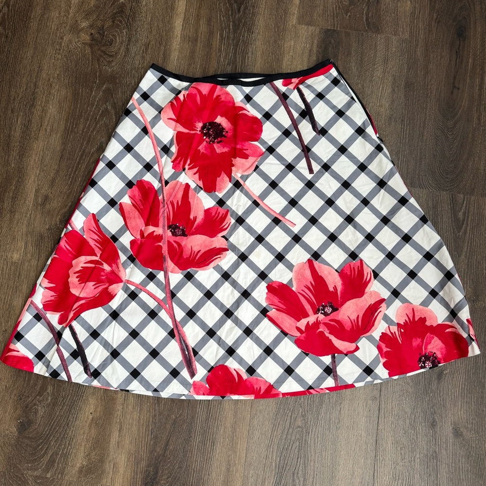 New! Gorgeous 100% cotton skirt with lining.